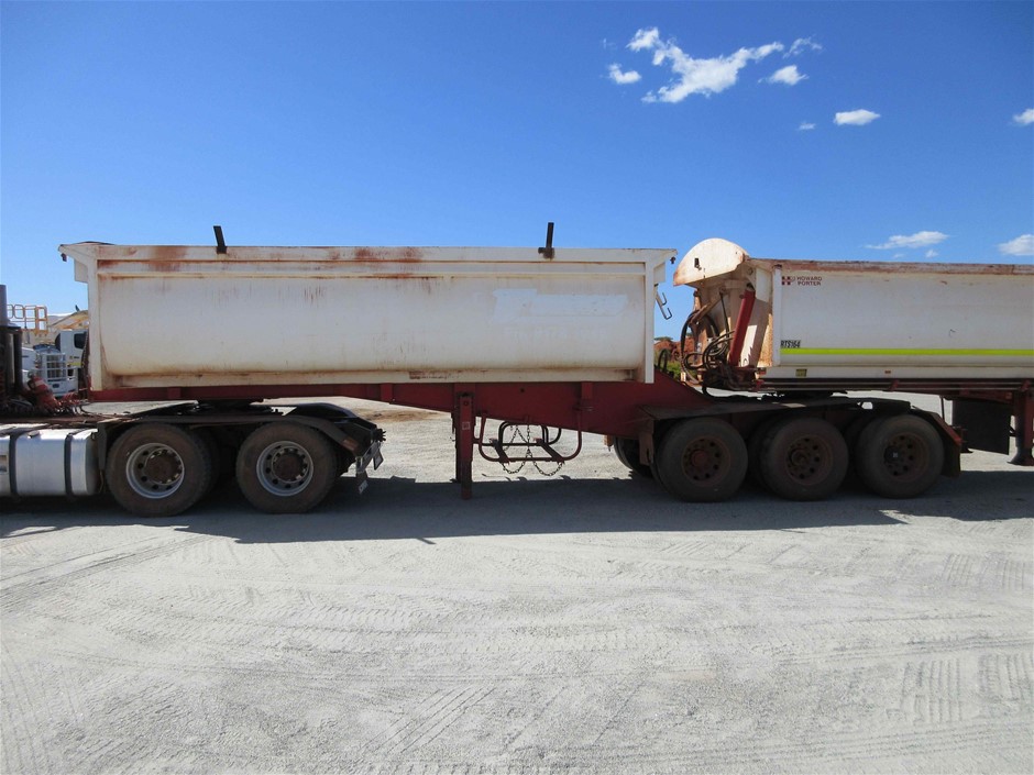 REVAMP Progloss Diverse Hair Stlying Tool.