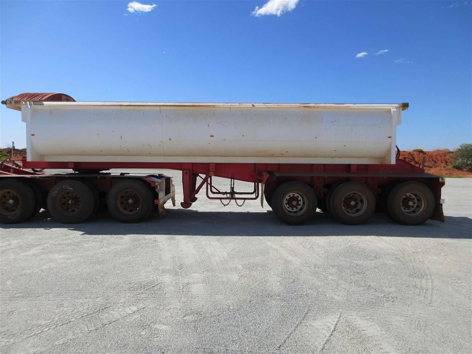 OZTRAIL Coolum 5 Position Arm Chair, Beige.