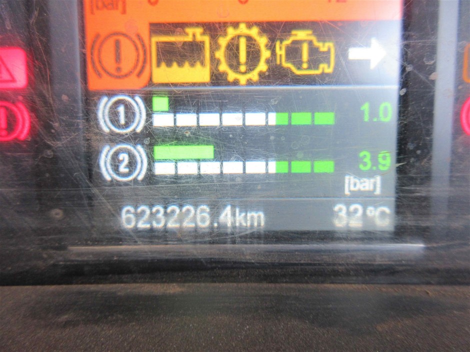 SUNBEAM Mini Barista Coffee Machine, 2L Capacity, Milk Frother, Silver, EM4