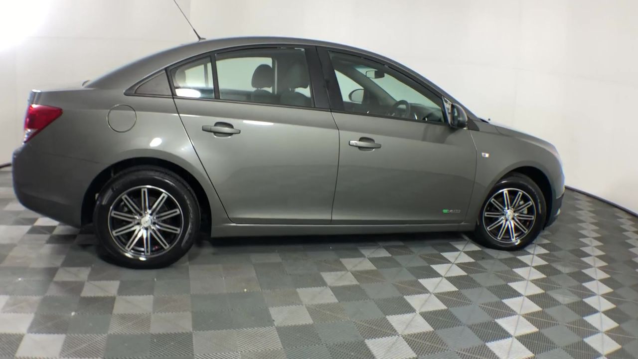 End of Lease Sale: Wireless Keyboard and case 10.9" - Approx 10 pieces