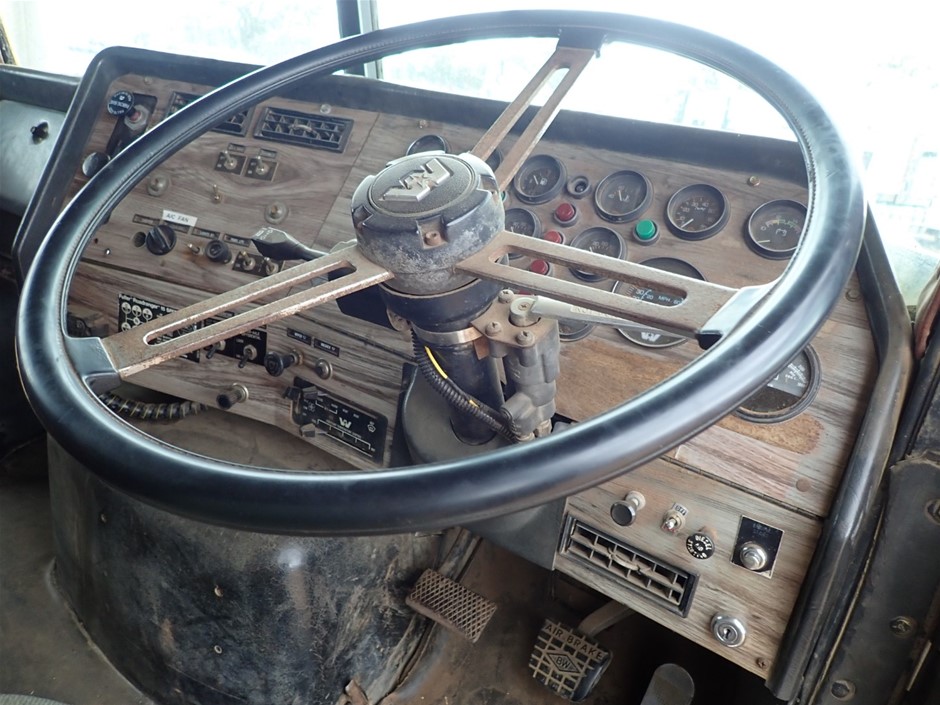 3 x 2XU Women's Half Zip Tech Long Sleeves Polo Shirt, Size L, Navy/Reflect