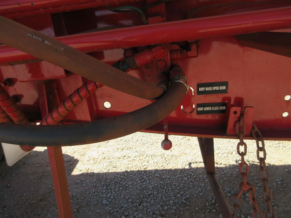 Set of 2 Small Wrought Iron Style Gates with Wildlife Scene (Unused)