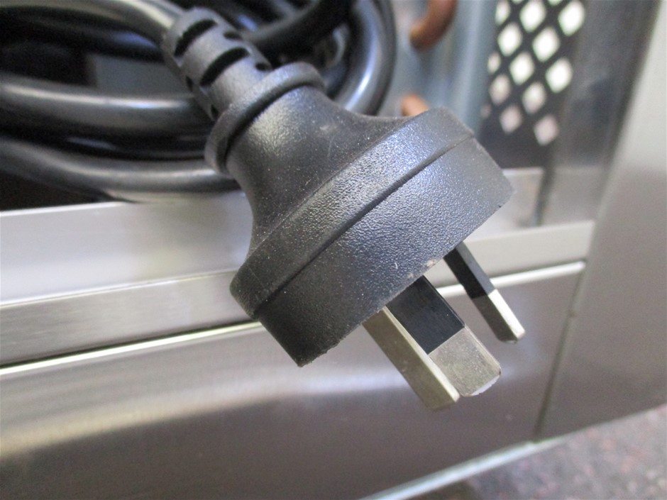 Quantity of 100 1650mm Star Pickets( Unused),