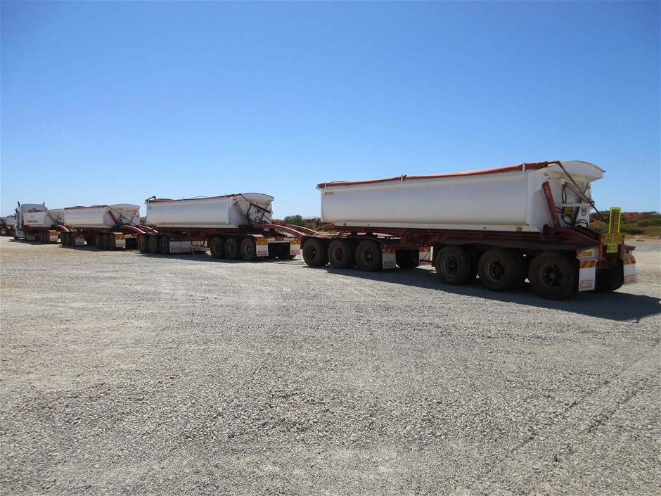 Unused 4M Electric Sliding Gates Vertical Style (Dalby QLD)