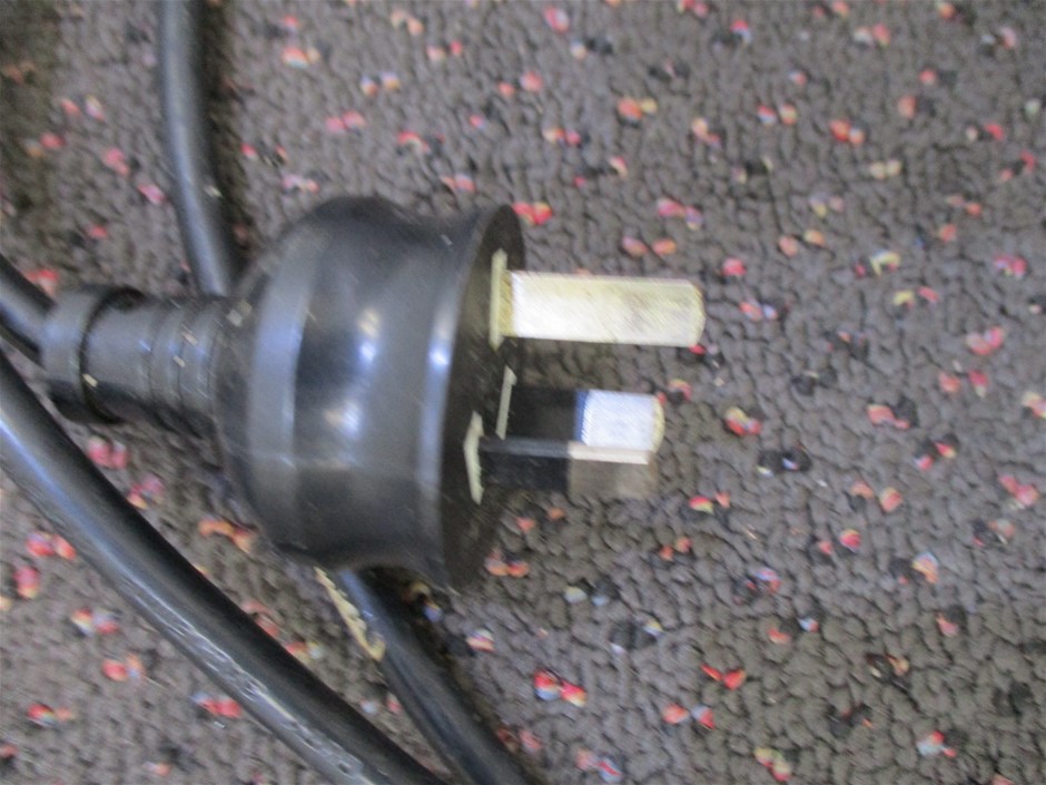 2016 UNC 50c HOLDEN HERITAGE COLLECTION HQ Kingswood COIN ON CARD