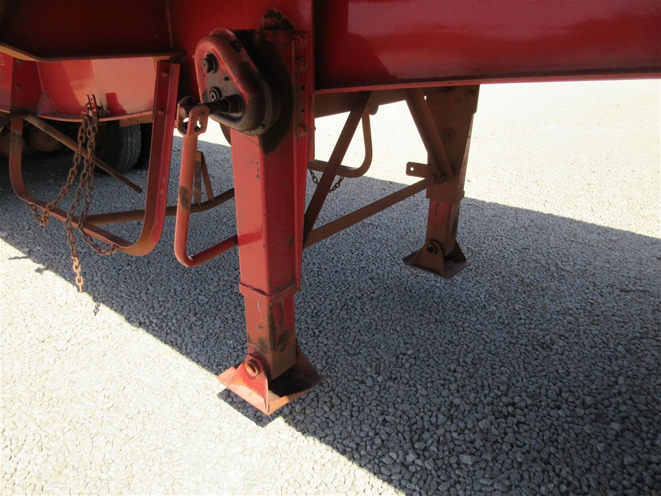 YALE 4-Wheel Counter Balance Forklift