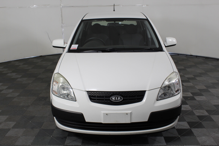 9-10mm Grade AB White Pearl Bracelet.