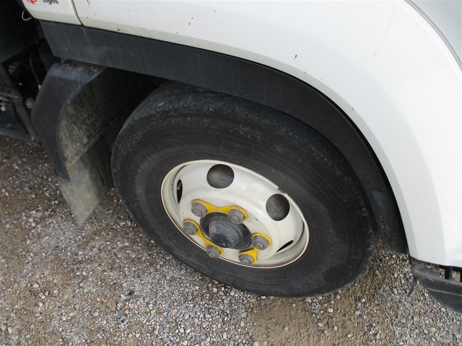 Helen & Joey Estate Cleanskin Merlot Cabernet Sauvignon 2019 (6x 750mL) VIC