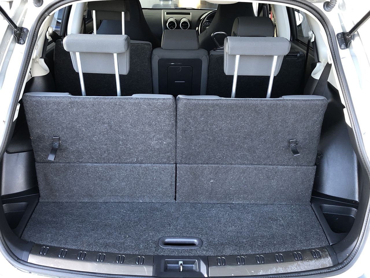 HP ENVY TPN-I125 (15-as128TU) Laptop i7 7500U 4GBRAM 300GB Silver