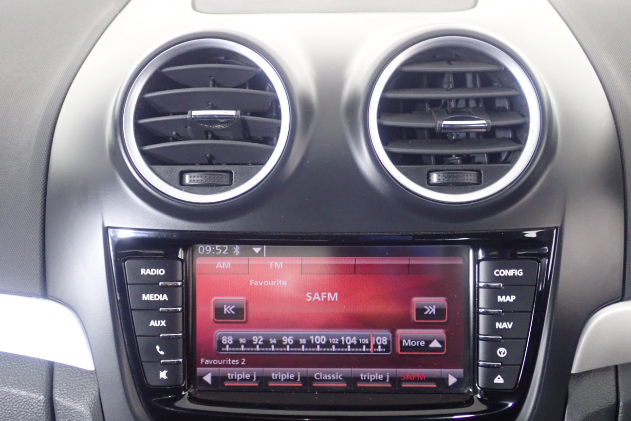 5 Packs Of Cable Ties Each 100pcs, Size 3.6mm x 200mm, White.