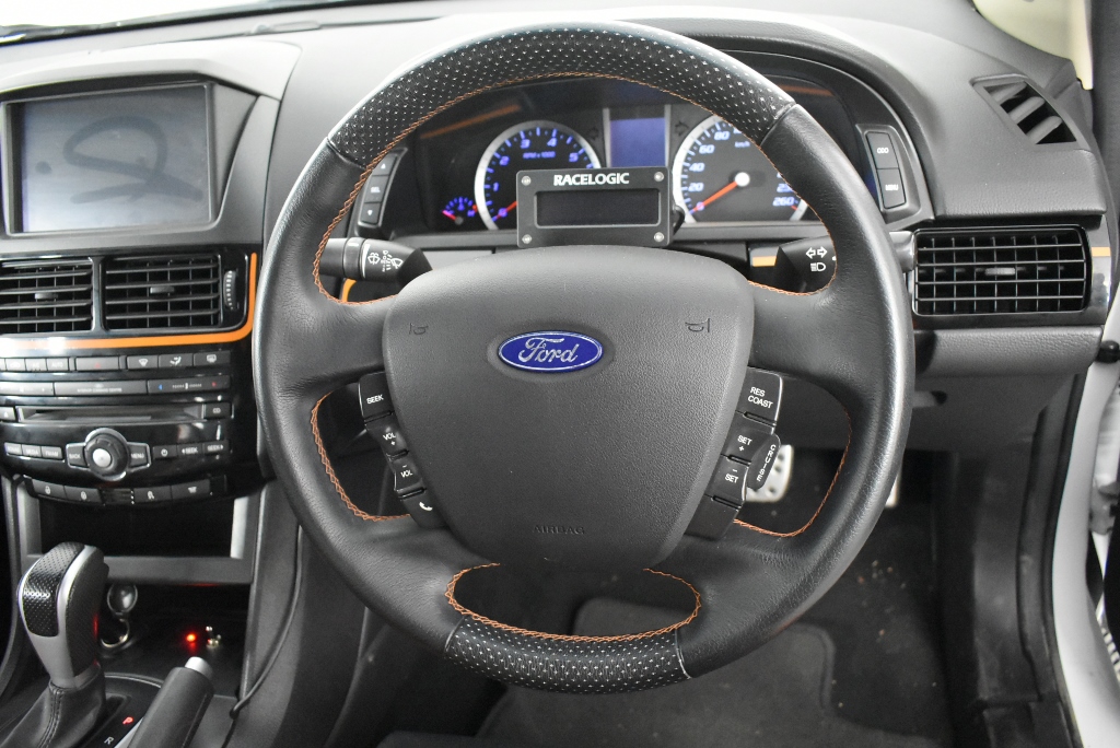 2 x Pack of 50pc NESTLE Milky Bar Mini Chocolate Bars. N.B. Damaged packagi