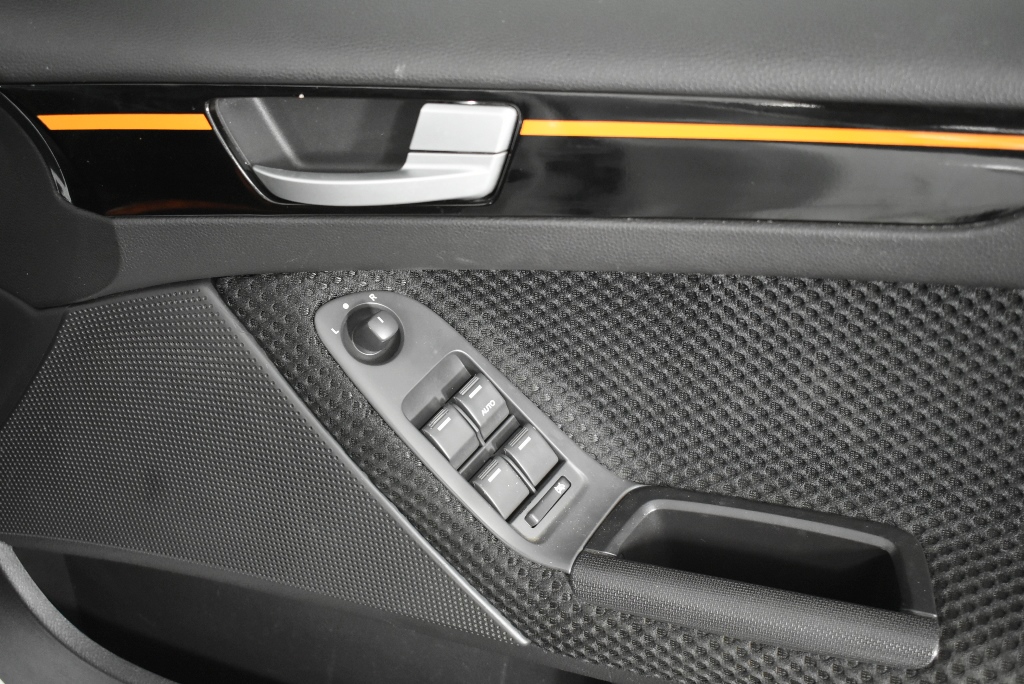 6 x Assorted Baby Formula Cans, Incl: NAN & APTAMIL. N.B: Dented cans.