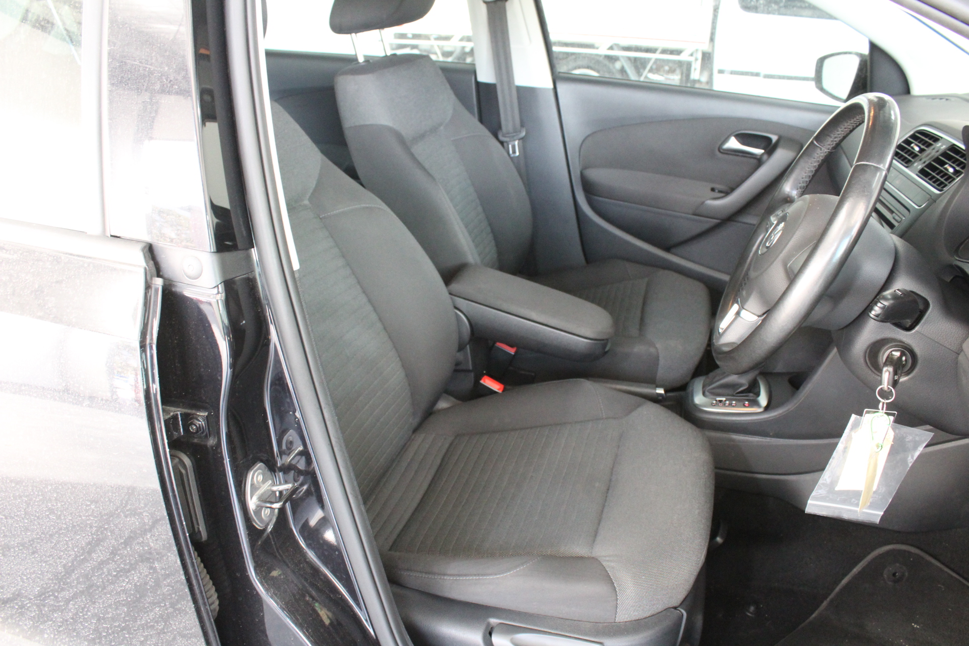 By The Vineyard Pinot Grigio (12x 750mL). SEA.