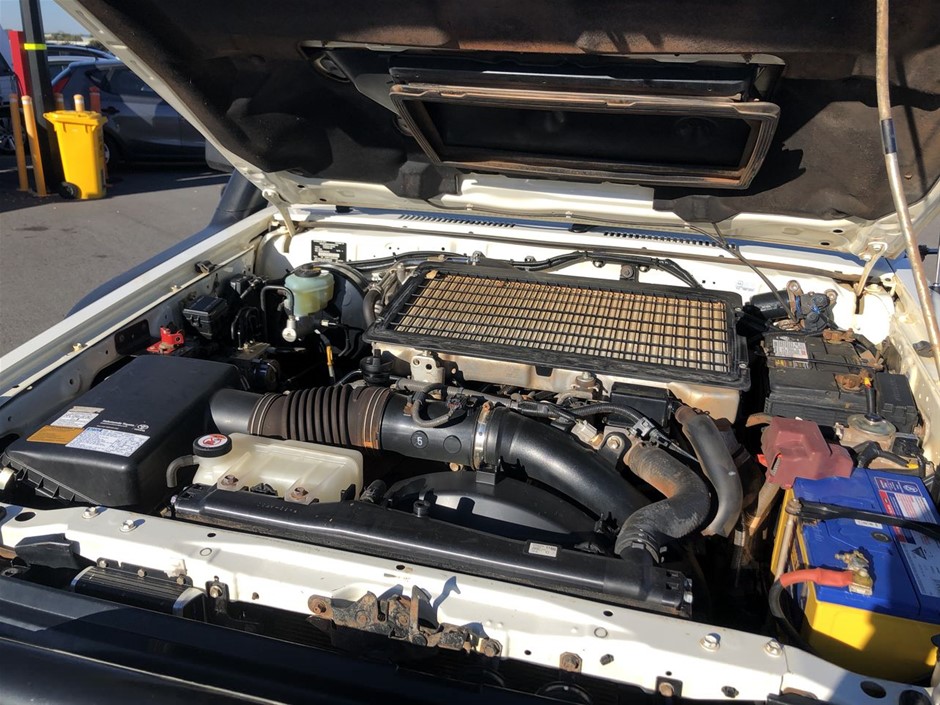 1/100 Scottdale gold bar x 2, 1g Valcumbi & 1Germania Silver bar x 2 each