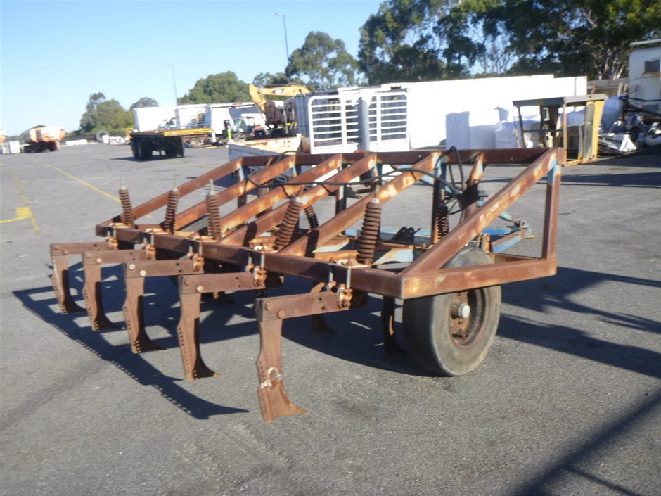 0.16 Carat White 4 round diamonds