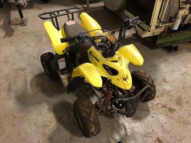 113 carat-Very rare Purple Scapolite Fluorescent Long & Short Wave