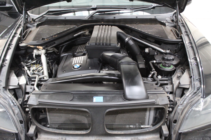 18K White-Filled Cuban Chain Necklace with Simulated Diamonds - 60.9cm