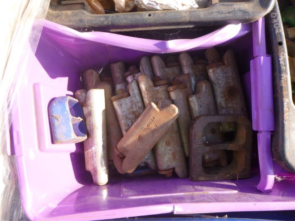 DYSON Cyclone V10 Stick Vaccum With Accessories. Model 394101-01. NB: Has b