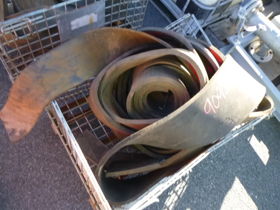 RIVIERA HOMES Chevron Bath Mat 2-Piece, New Blue.