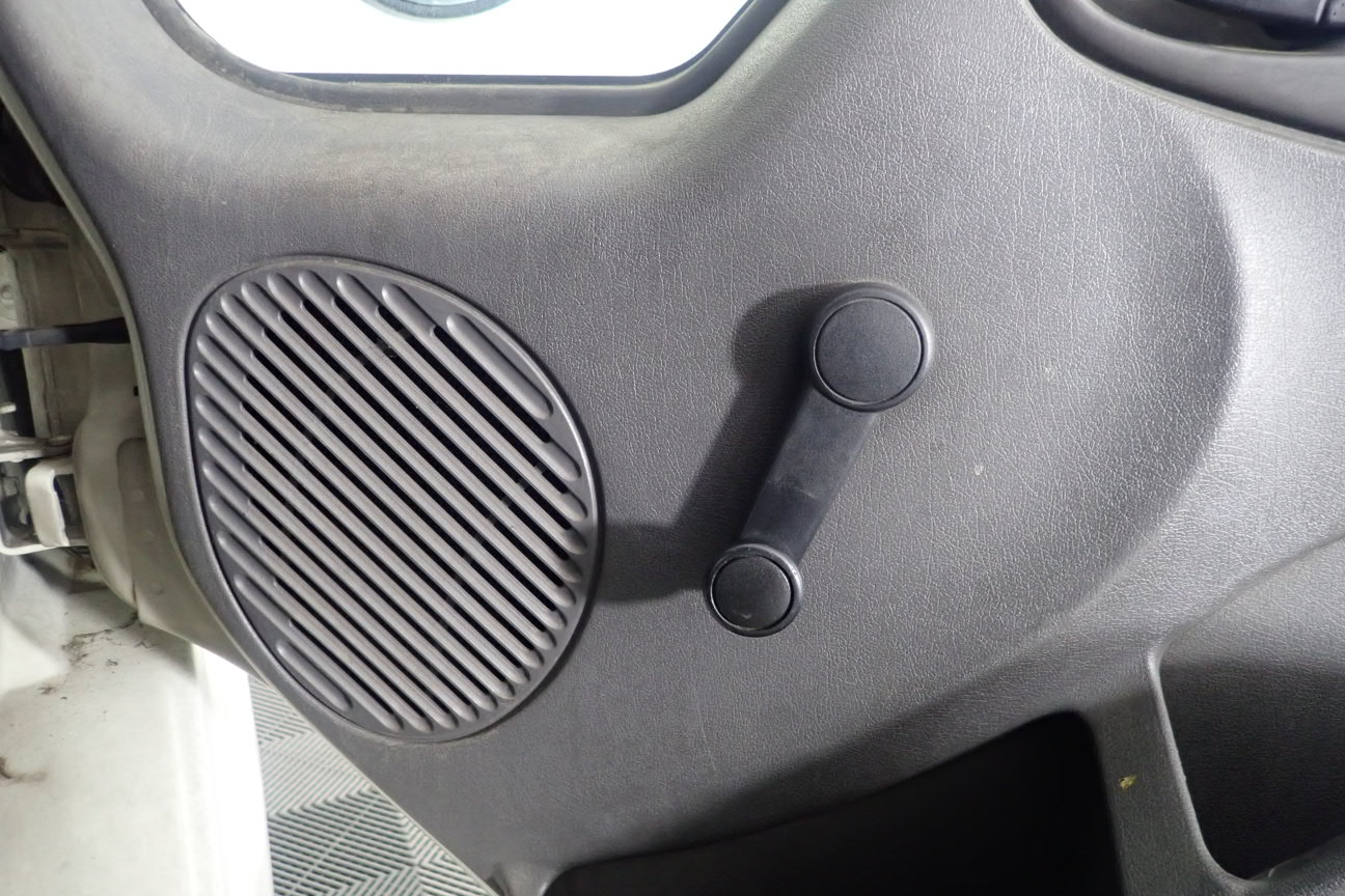 SIGNATURE Men's Comfort Trainers, Size US9.5, White. NB: minor dirt marks o