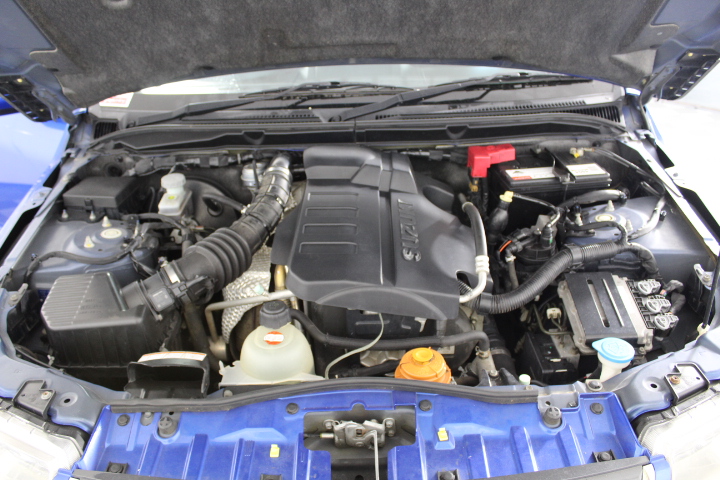 By The Vineyard Mixed Pack Pinot Grigio & Chardonnay (12x 750mL). SEA.