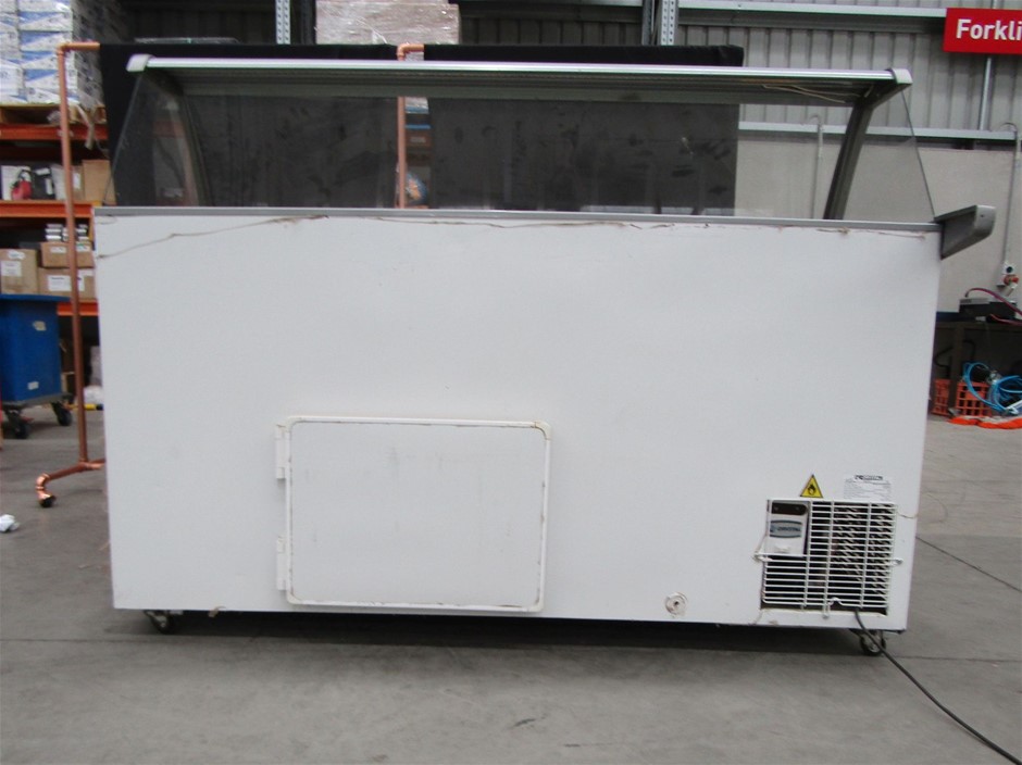 <p>Fluorescent lights 2 Pallets Of </p>