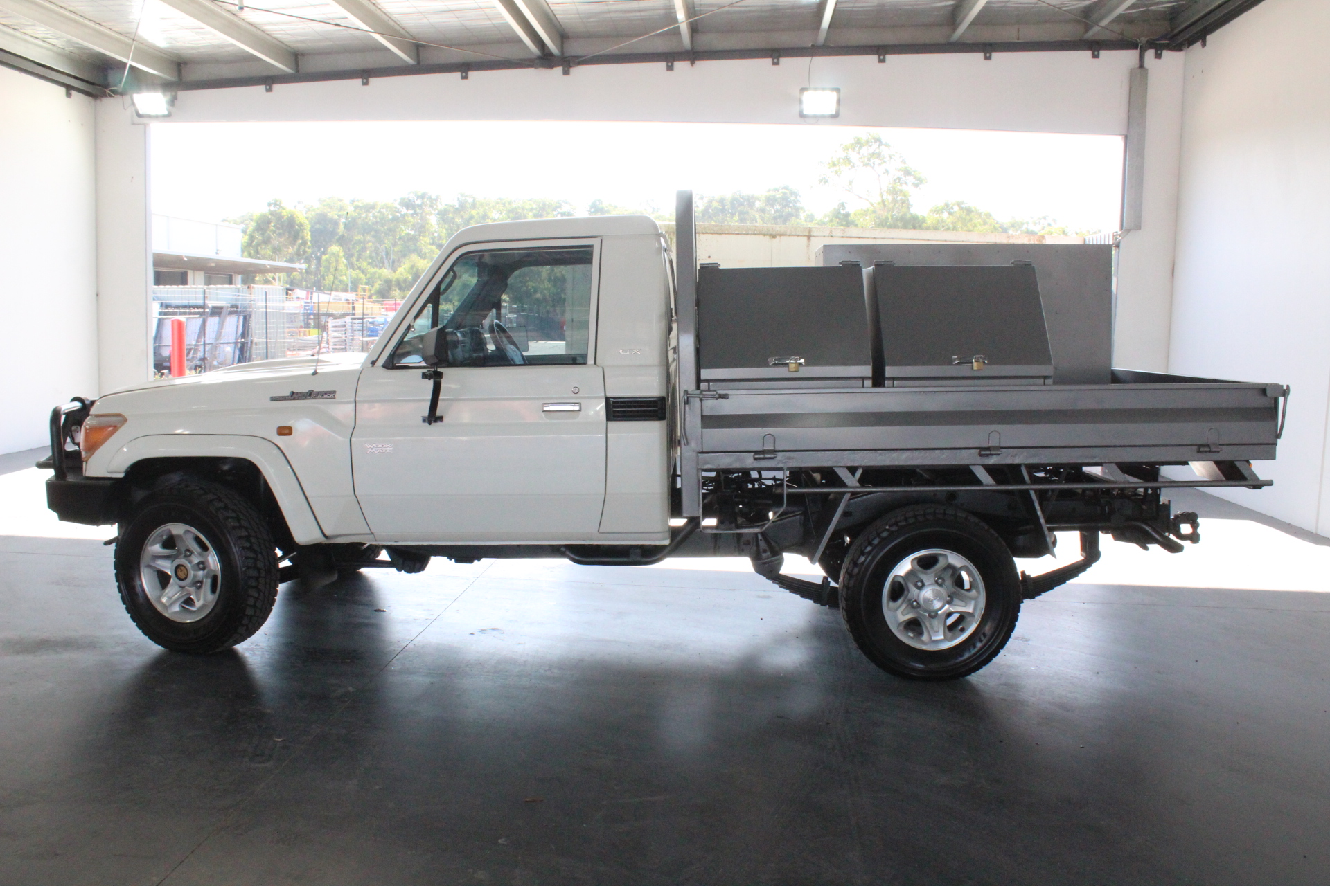 Waterproof  Watch Barrel Shaped Transparent Red Color Quartz Watch Popular