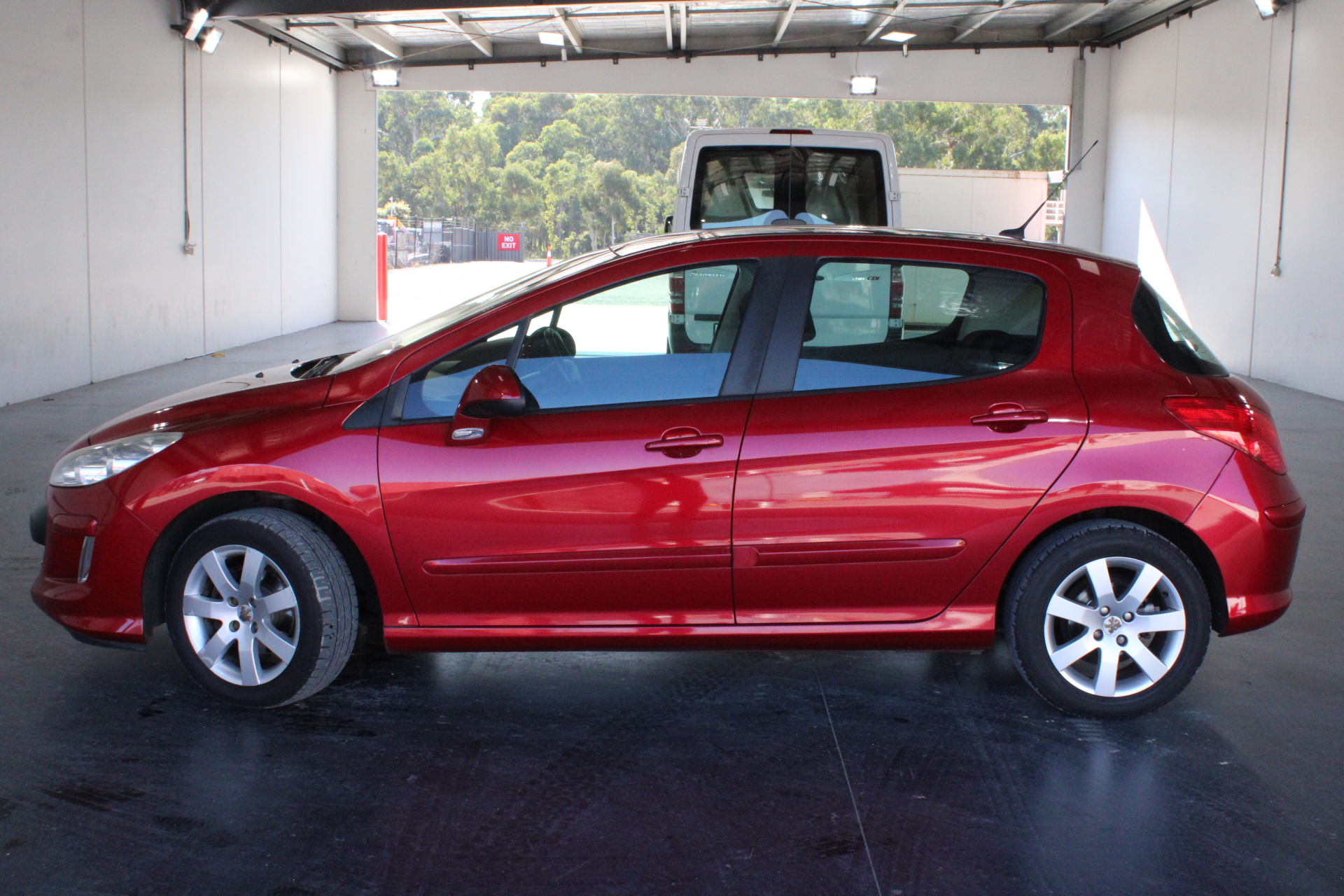 <p>Box of Collectables</p>