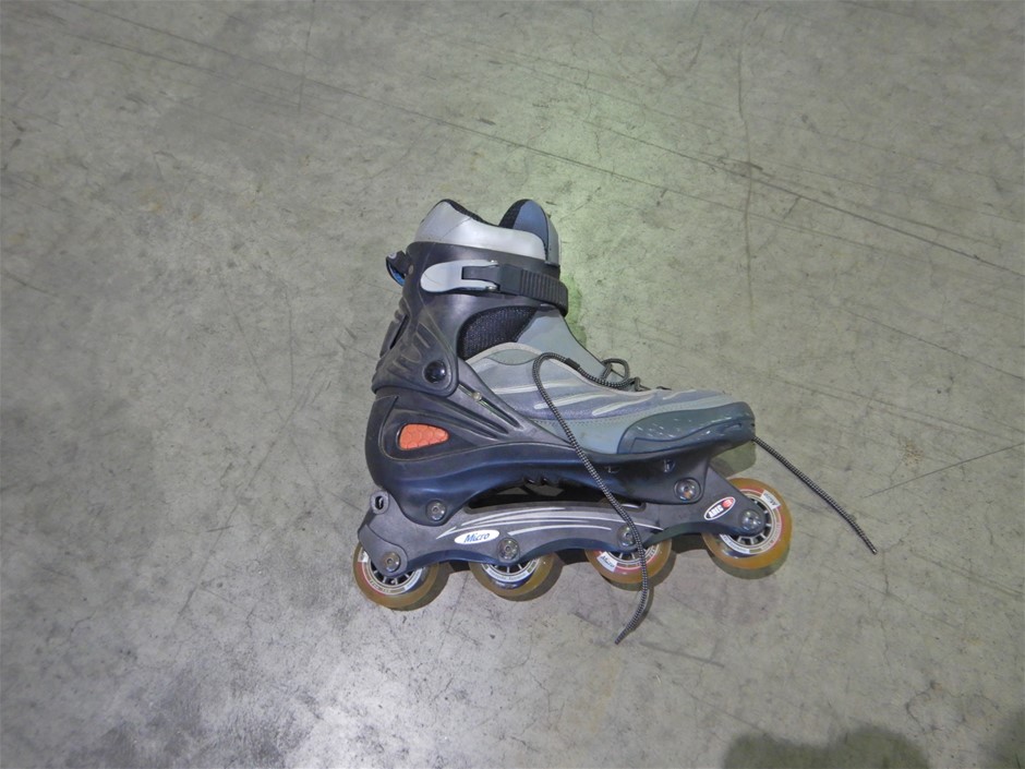 0.16 Carat White 4 round diamonds