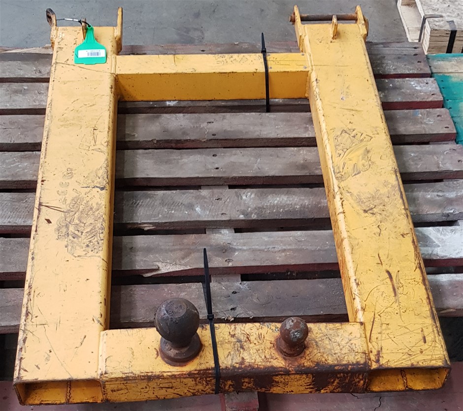 2023 $2 Matilda Light Green Coloured two dollar FIFA Soccer Coin Queen New