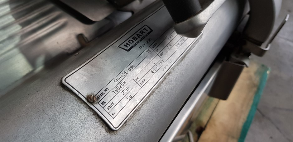 complete set of 8 Rare 2014 5 gram Certified Animal Series
T