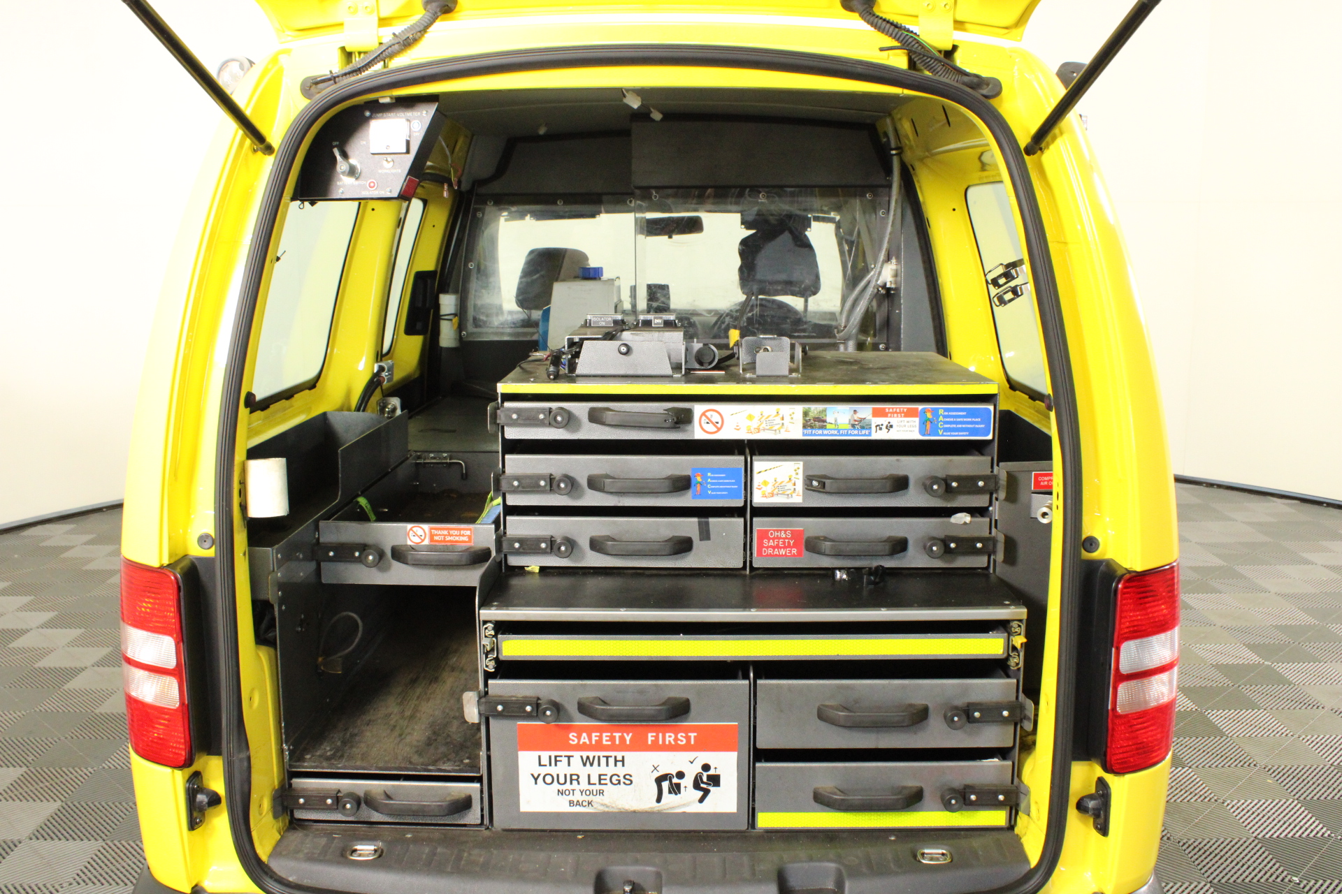 Jules Roy Chardonnay 2023 (6x 750mL), France.