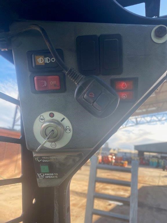 0.07 Carat round 2 white diamond