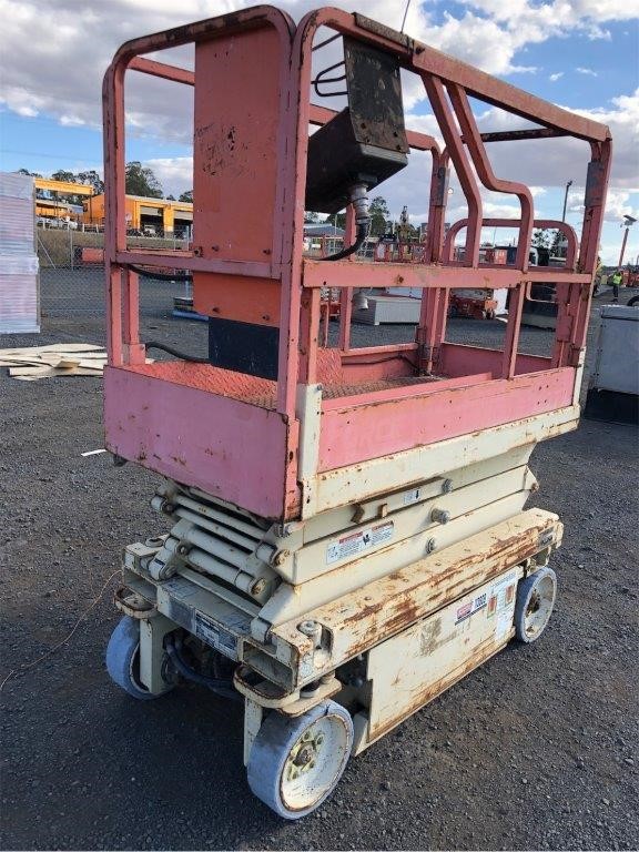 25.34 Carats Blue Aquamarine