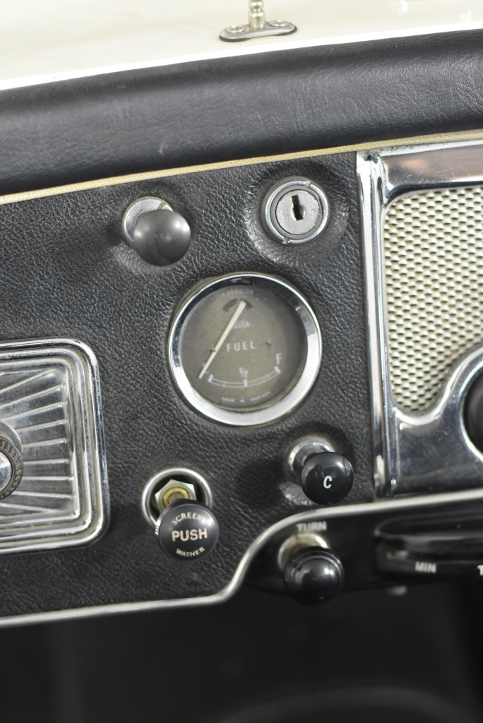 APPLE iPhone 16 Pro Max 512GB - Black Titanium. S/N: JHFVNP74JP.  Buyers No