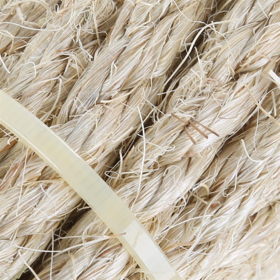 Last Piece - Minimalist Earrings in Gold