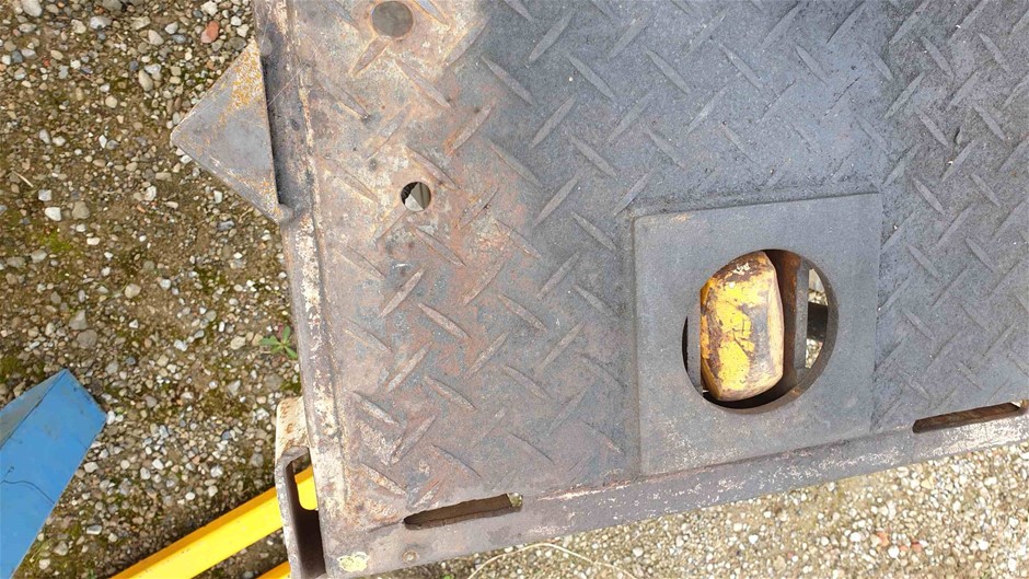 BULK PACK - 12 x Pairs of Birthstone Coloured 5mm Earrings - Gift Idea!