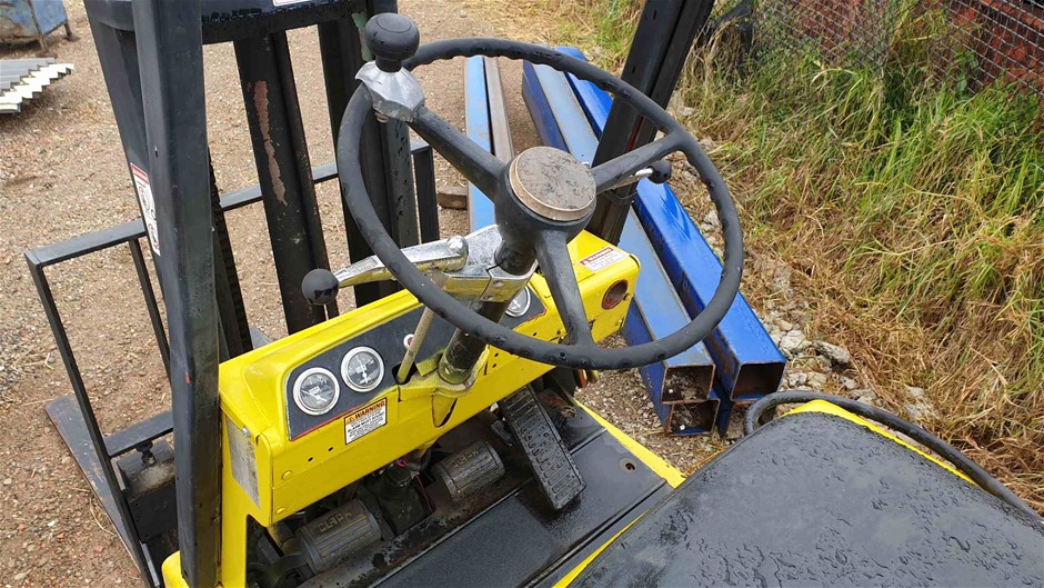Stunning Simulated Diamond Replica Royal Necklace