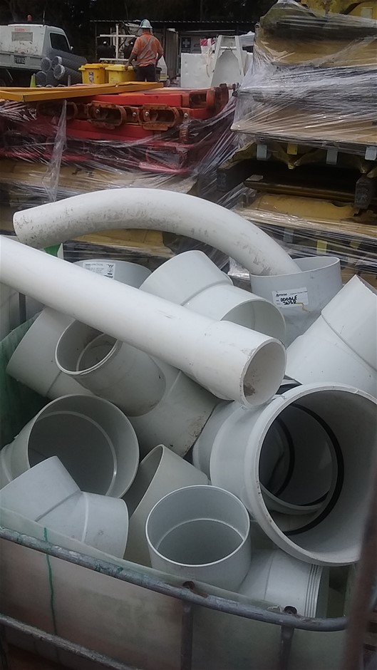 Dual Ram Hydraulic Grapple Attachment (Unused),