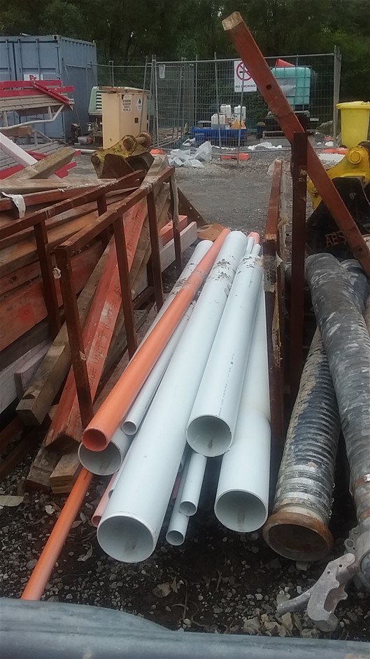 Dual Ram Hydraulic Grapple Attachment (Unused),