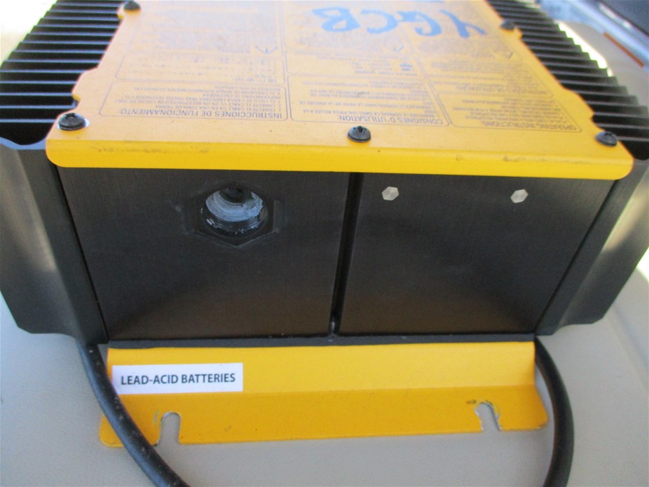 NED KELLY UNIQUE BOXED SET OF 1 GOLD INGOT & PISTOL - FINISHED IN 24K GOLD