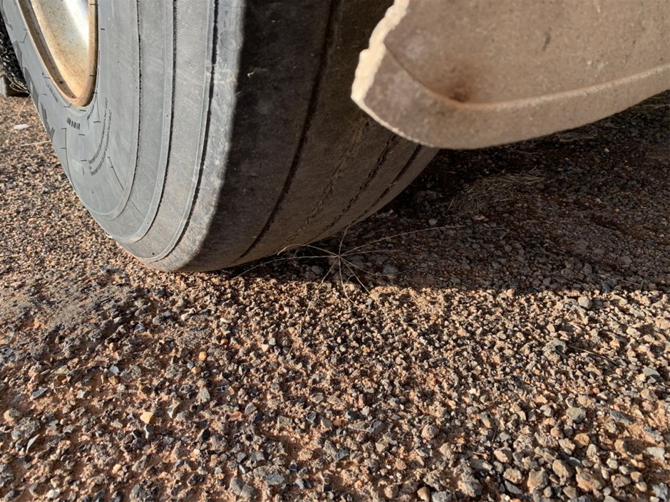 PHILIPS 600 Series Air Purifier, White (AC0650/10).