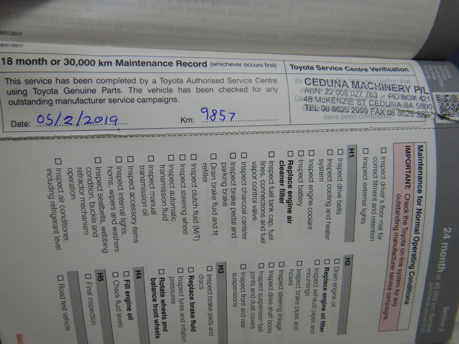 JOSEPH JOSEPH Glide Plus Easy-Store Ironing Board With Advanced Cover, Colo