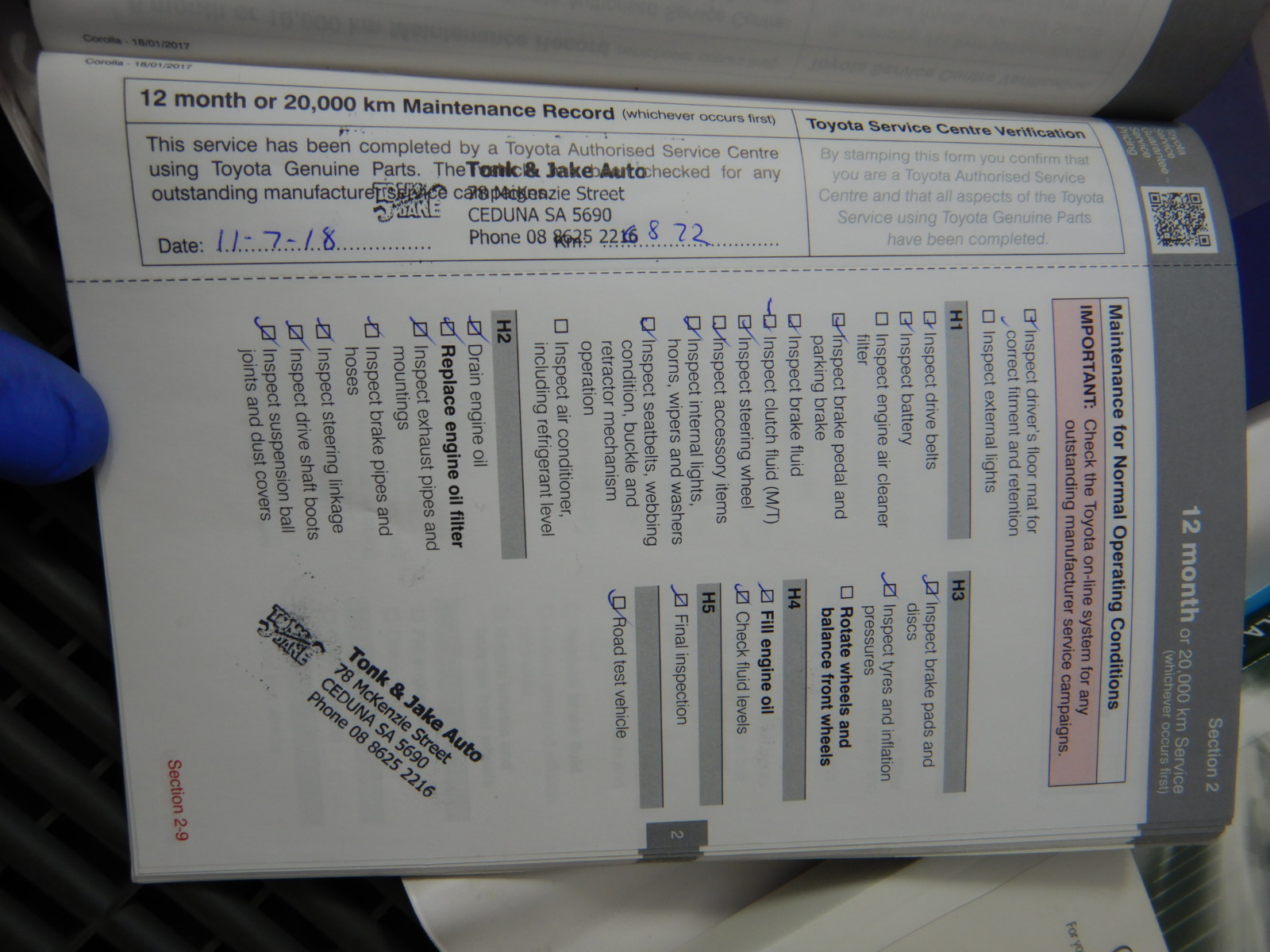 2 x Assorted Cat Litter Products Including POOWEE! Fresh Crystal Cat & Kitt