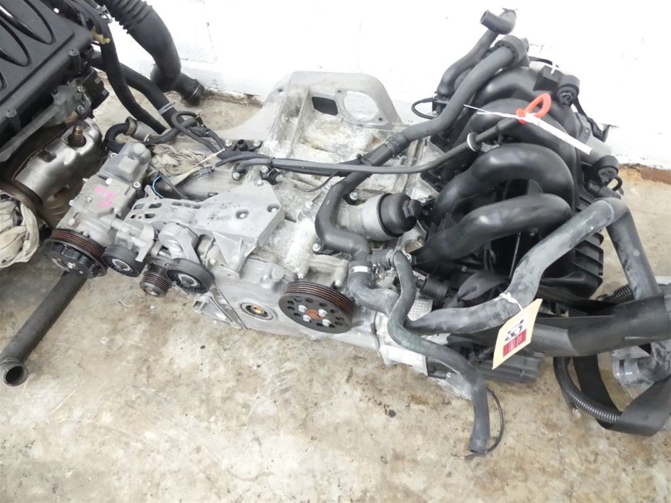 6mm Labradorite & Baroque Pearl Pendant Charm Bracelet