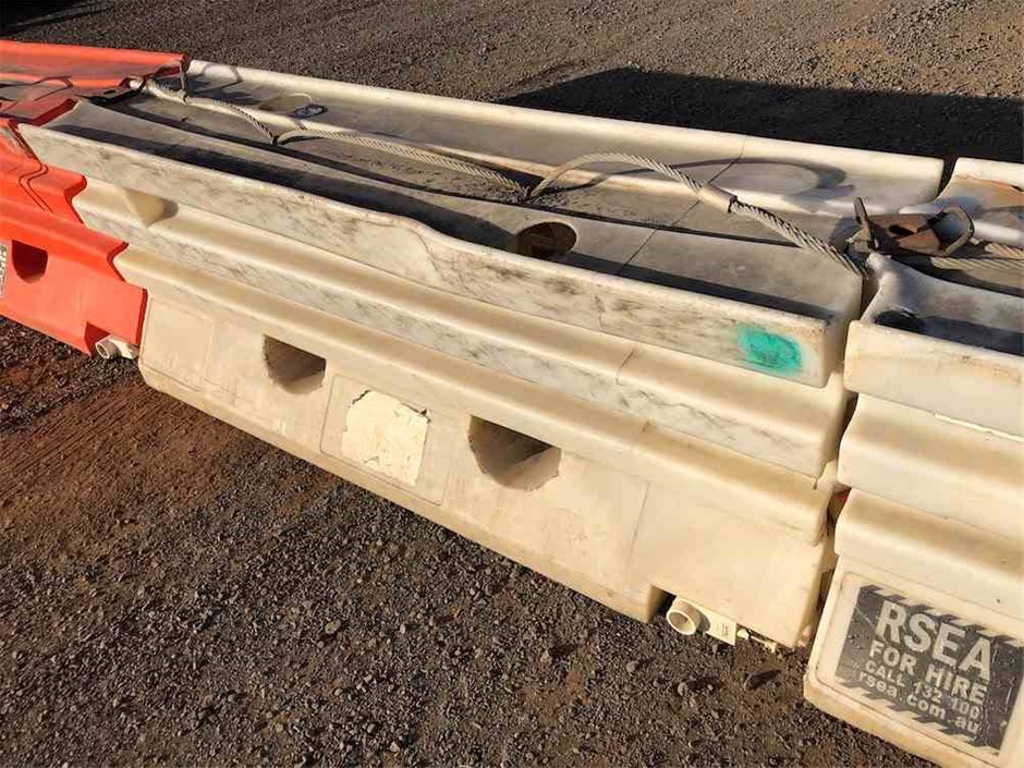 NED KELLY UNIQUE BOXED SET OF 1 GOLD INGOT & PISTOL - FINISHED IN 24K GOLD