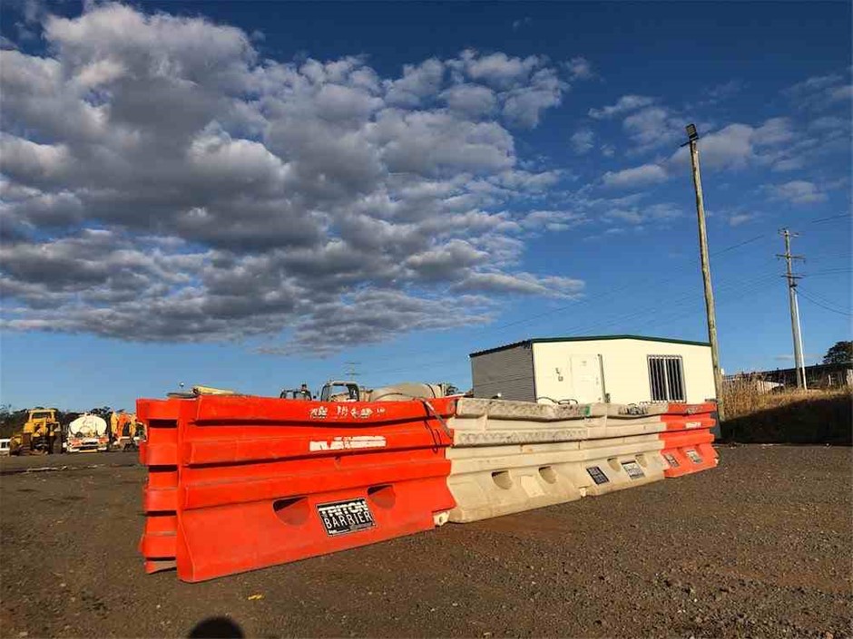 Ponte Prosecco DOC NV (6x 750mL). Italy