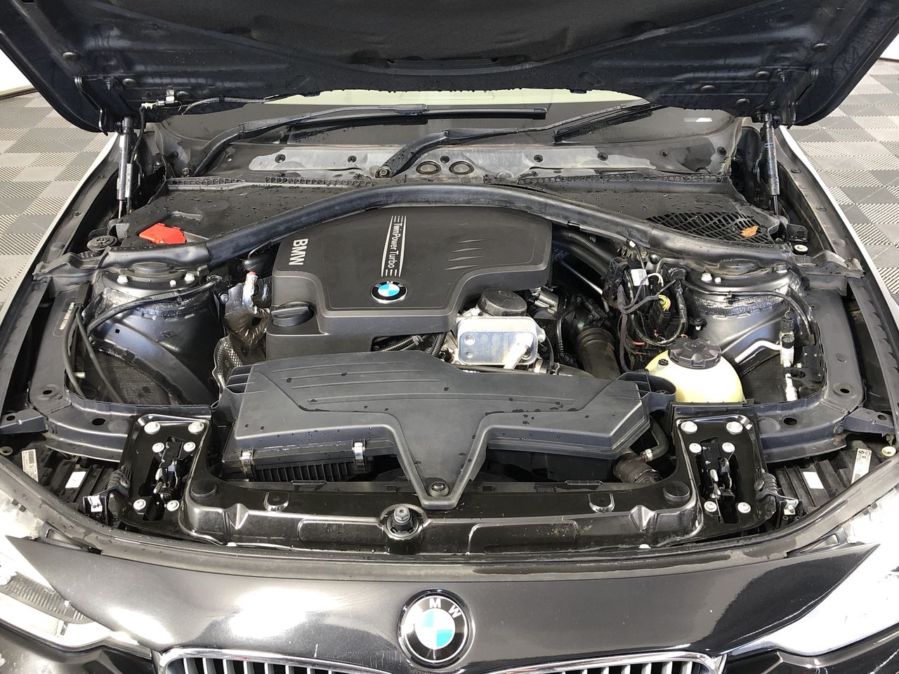 Approx 32 x Assorted Power Banks