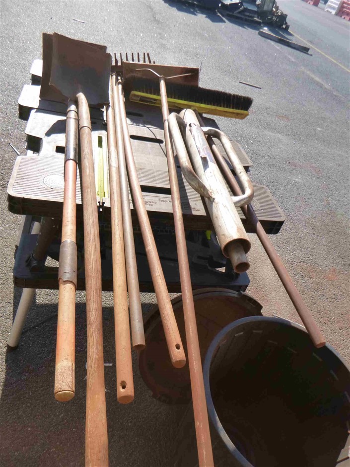 18ct Heavy Yellow Gold Plated 7 Ring Lucky Charm Necklace