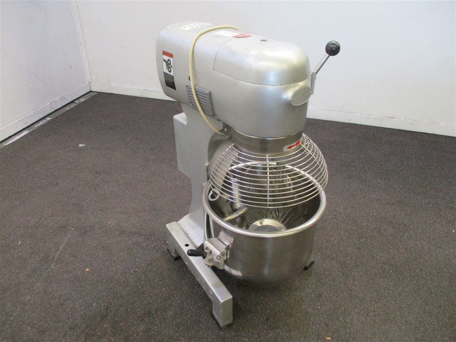 Stunning 18ct Yellow Gold Plated 7.5 inch Figaro Bracelet